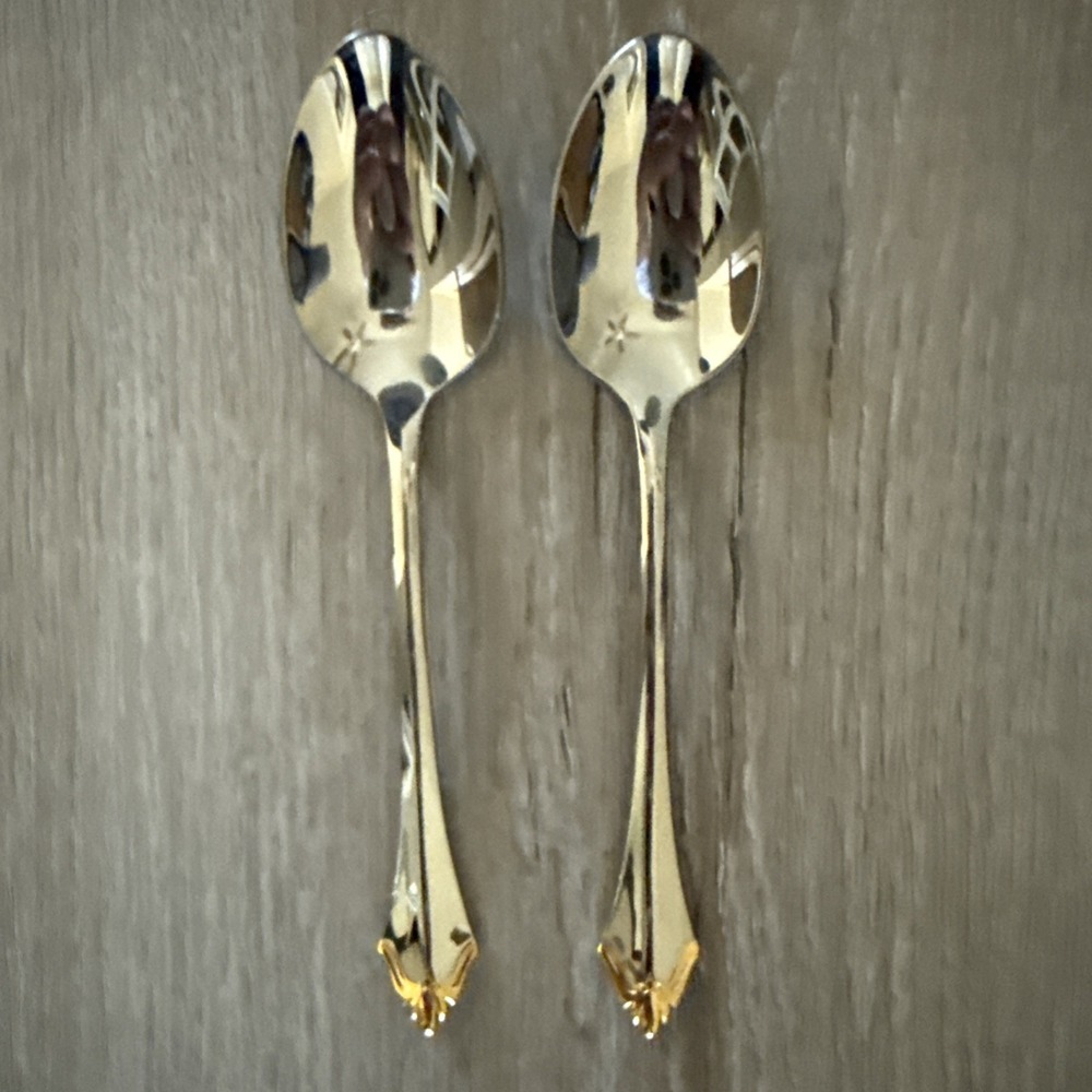 Set of 2 Oneida Silver Golden Kenwood-Group I Teaspoons